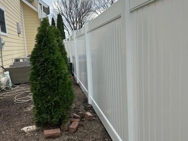 Vinyl Fence Between Neighbors